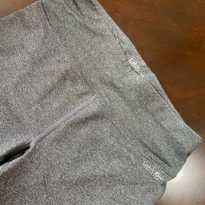 Workout pants. Knee length